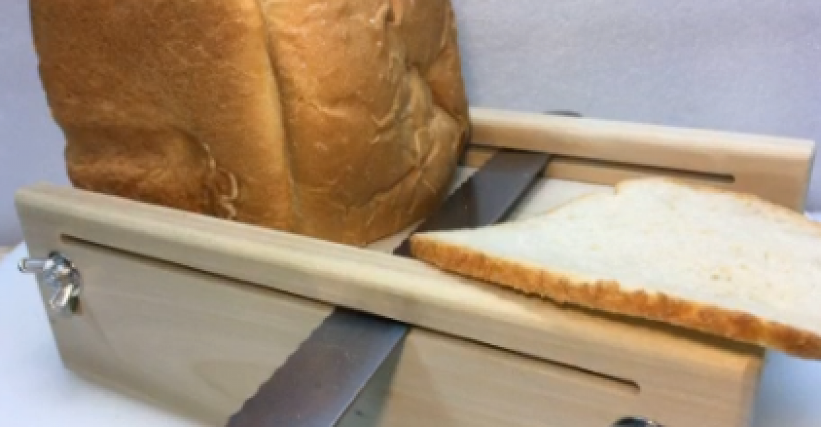 Best Bread Slicers for Home Use in 2024