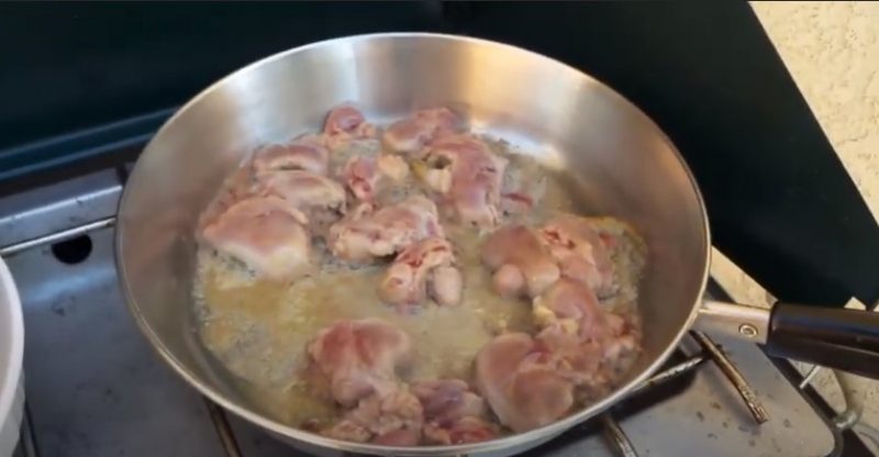 How to Cook Chicken Liver for Dogs