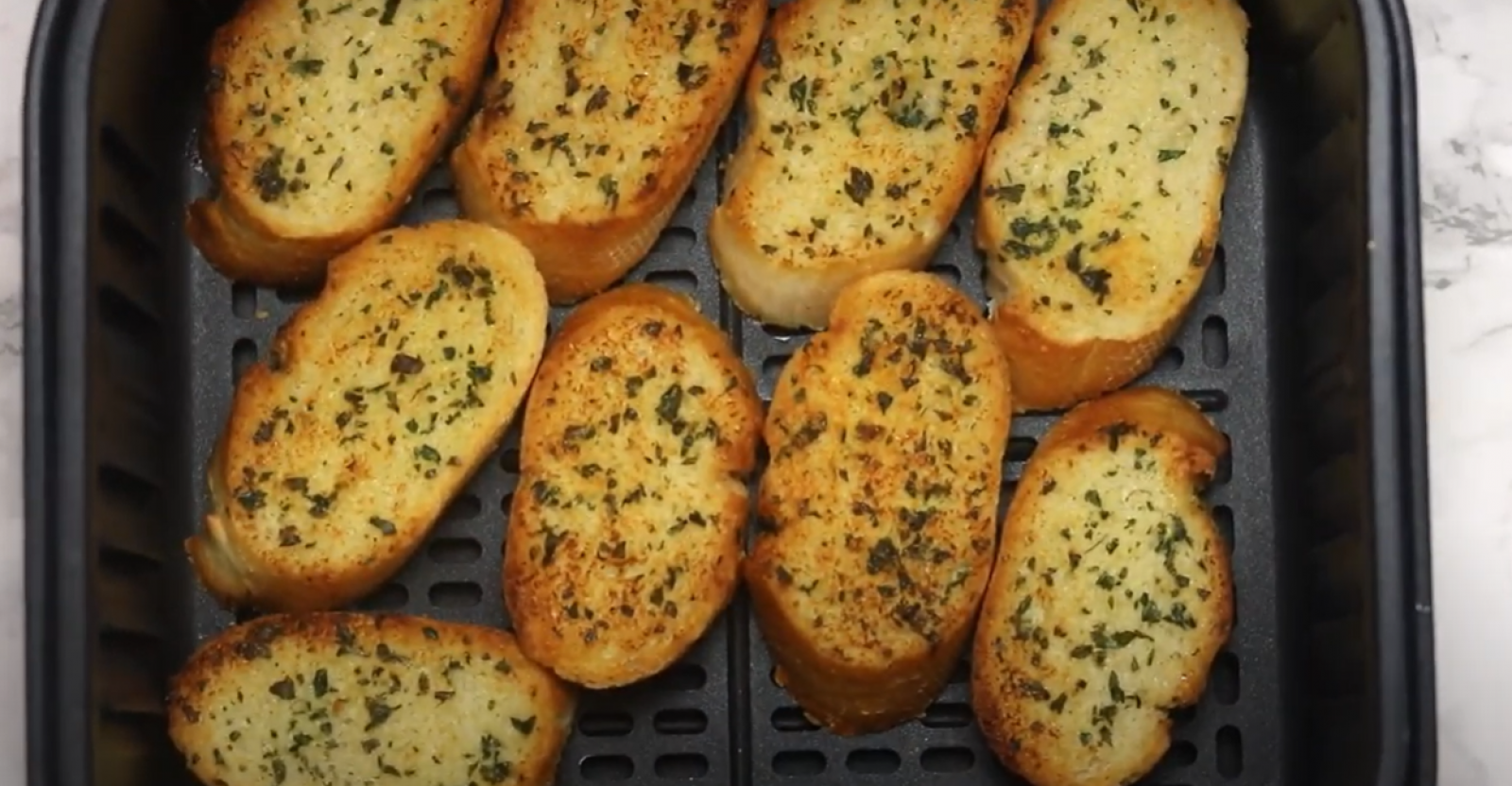 how-to-cook-frozen-garlic-bread-in-air-fryer