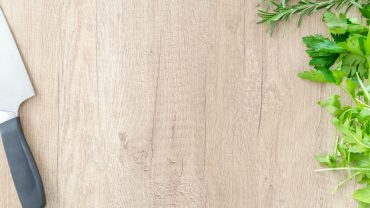 Best Wood Cutting Board Material in 2024