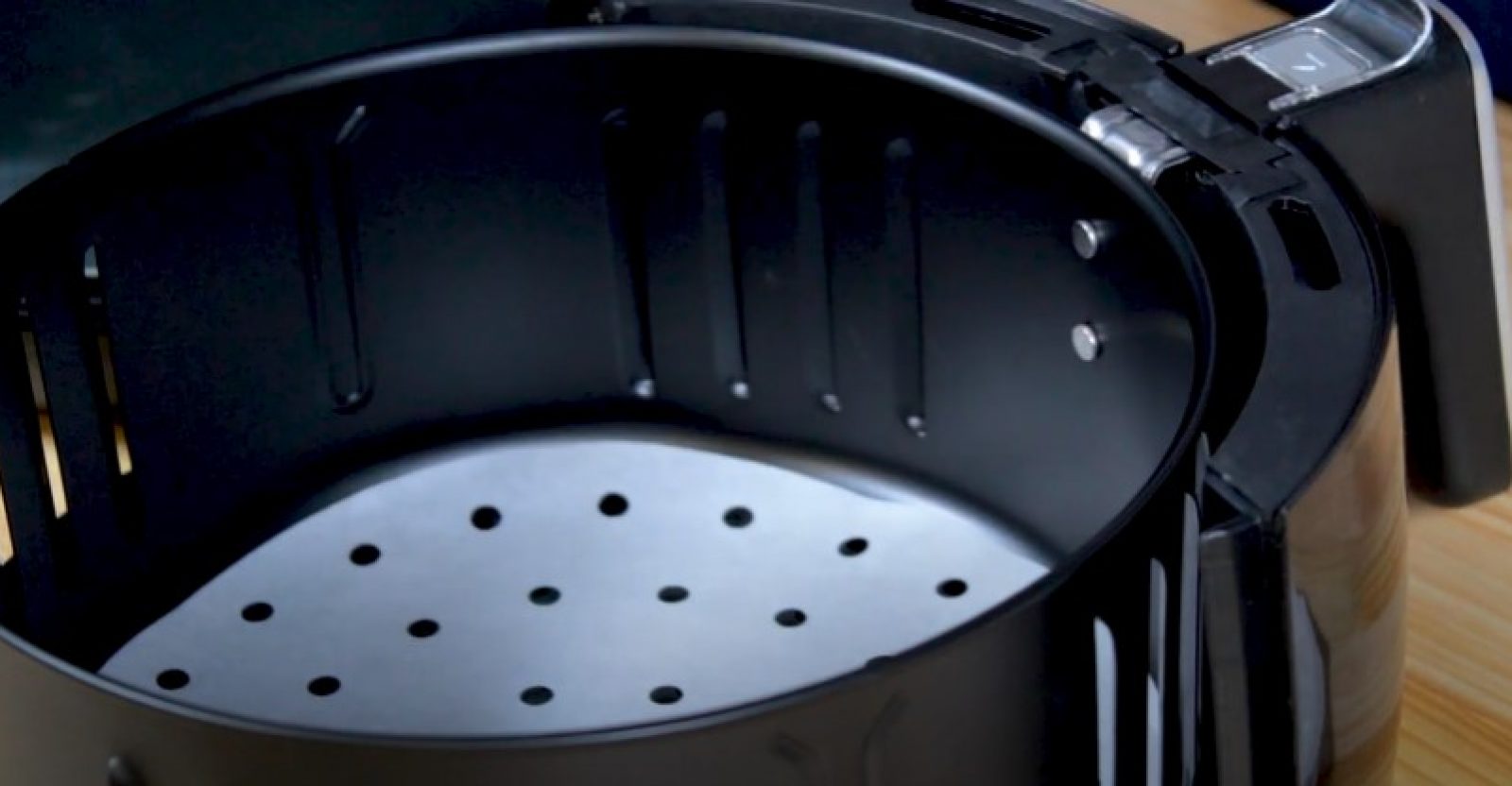 How to Use Air Fryer Liners?