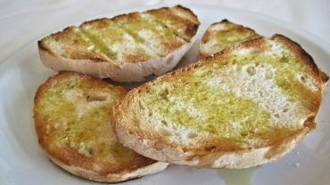 How To Make Frozen Garlic Bread In Air Fryer