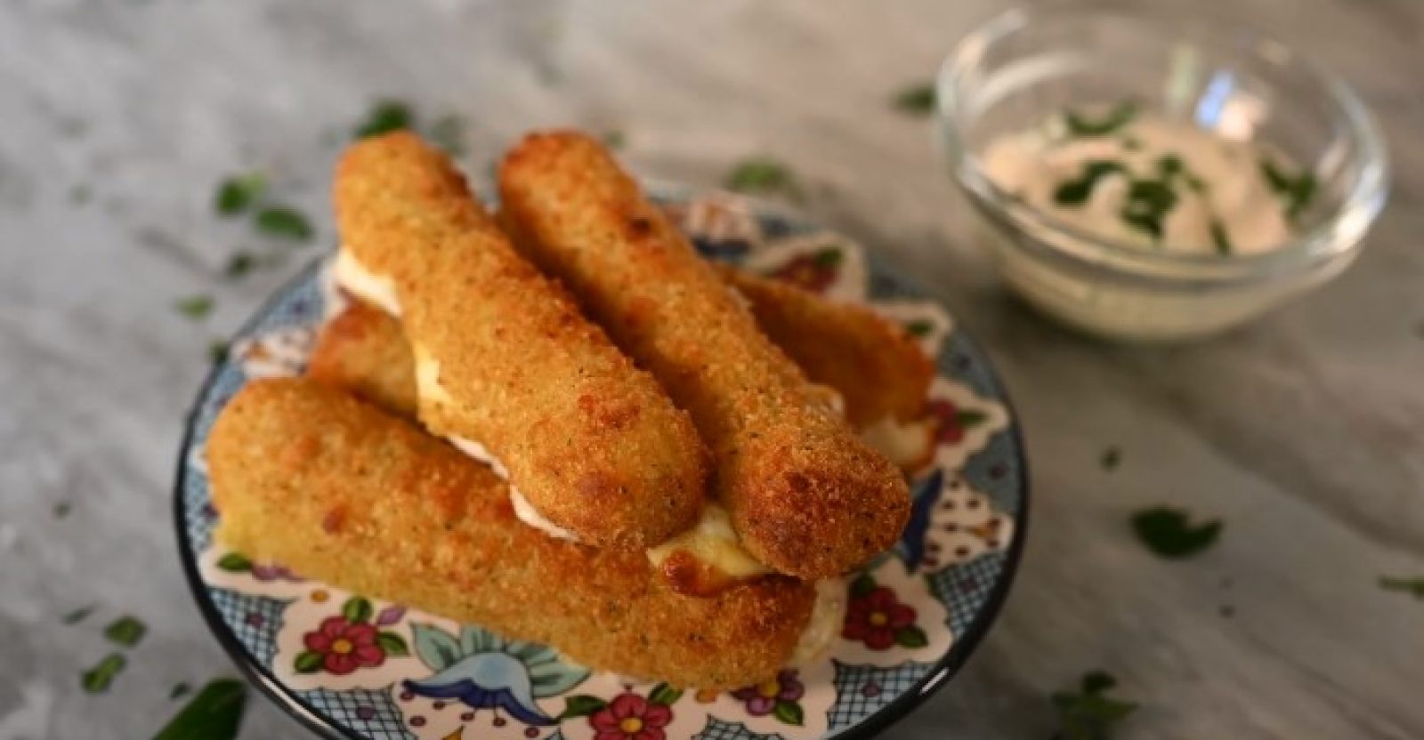 How to Air Fry Mozzarella Sticks?