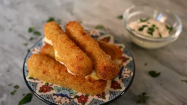 How to Air Fry Mozzarella Sticks?