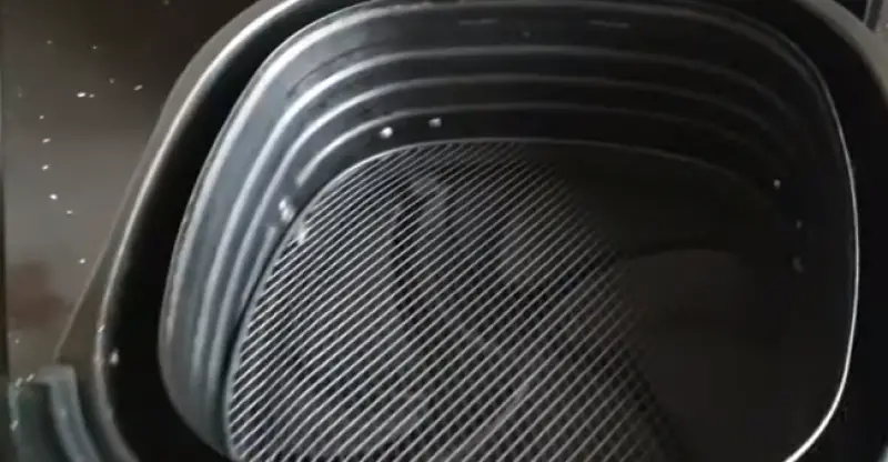 How To Clean Basket Of Air Fryer?