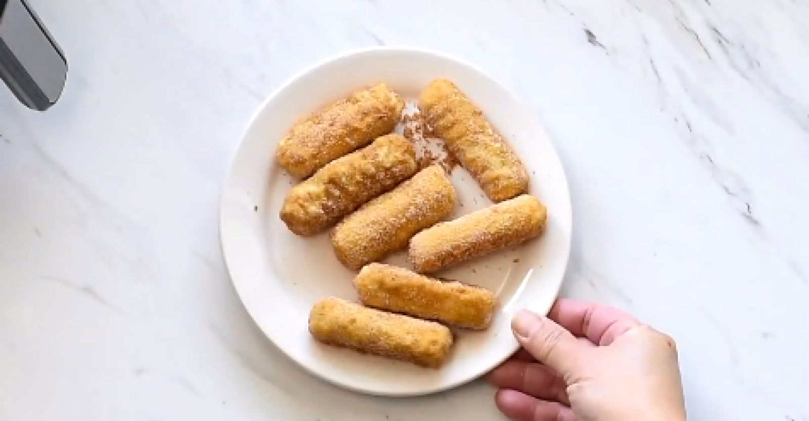How long do u Cook Mozzarella Sticks in Air Fryer?