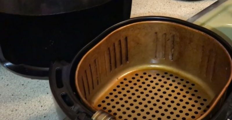How to Keep Air Fryer Basket Clean