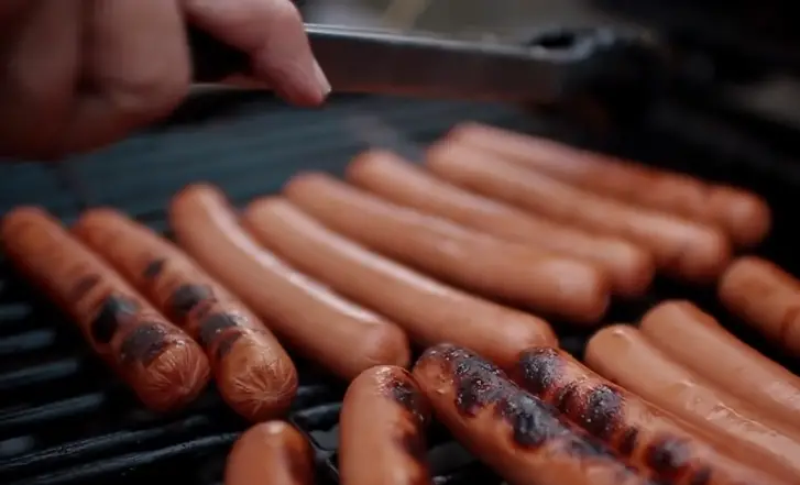 How to Grill Hotdogs on Gas Grill