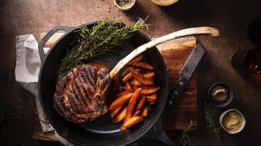 How to Grill a Tomahawk Steak On a Gas Grill