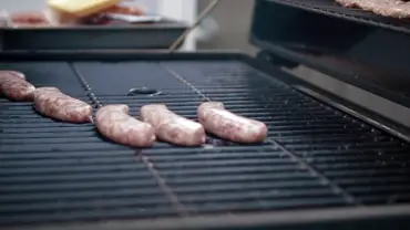 How Long to Grill Brats on Gas Grill