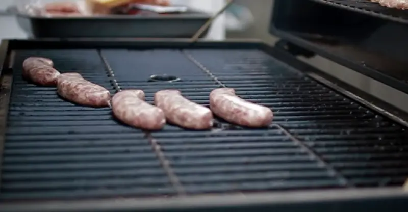 How To Keep Brats And Burgers Warm After Grilling