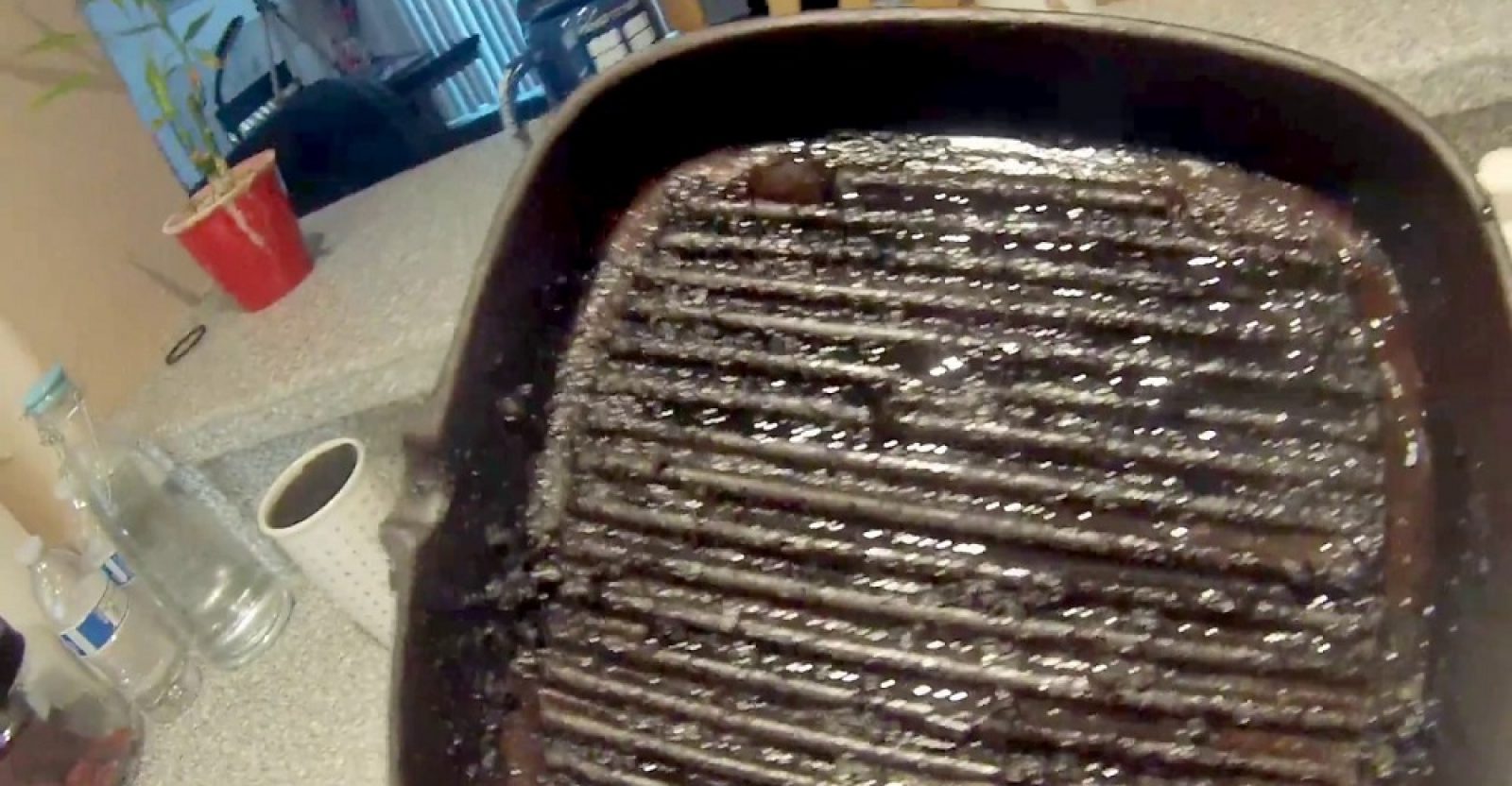 How to Clean Burnt Cast Iron Grill Pan