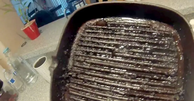 How to Clean Burnt Cast Iron Grill Pan