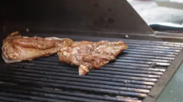 How to Cook Bone in Chicken Breast on the Grill