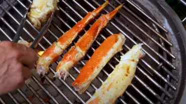 How to Make Crab Legs on the Grill