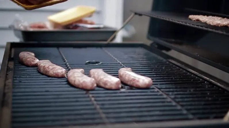 How to Grill Bratwurst On a Gas Grill
