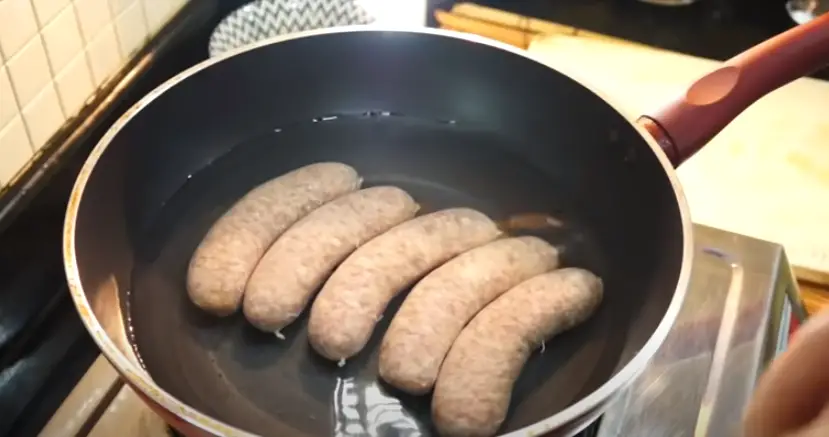 How to Boil Sausages Before Grilling