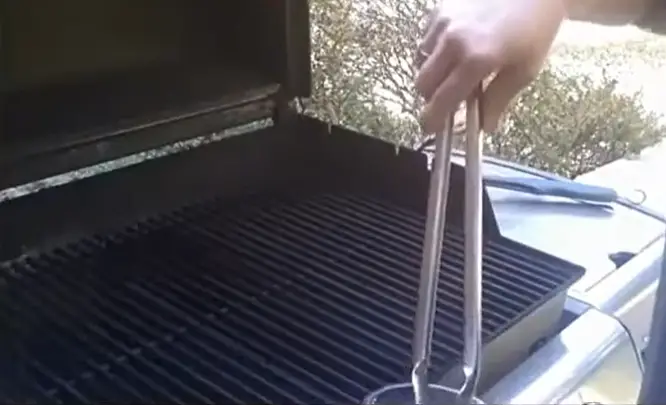 How To Clean A Gas Grill With Minimal Effort