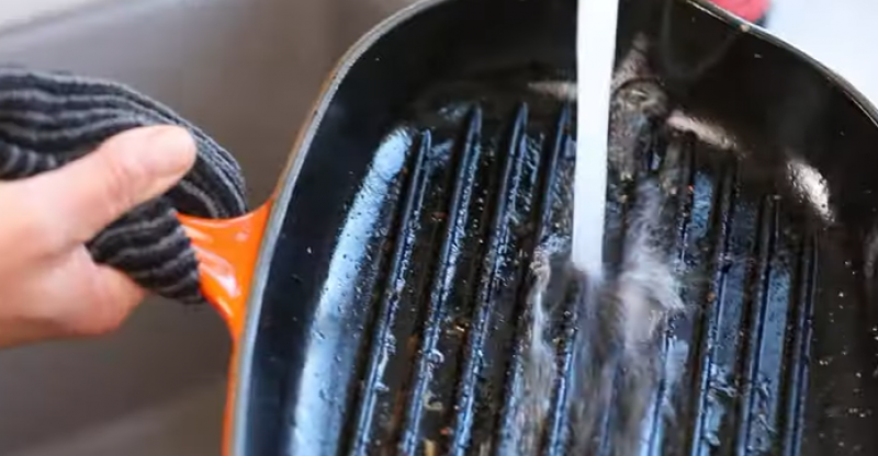 How To Clean Le Creuset Grill Pan