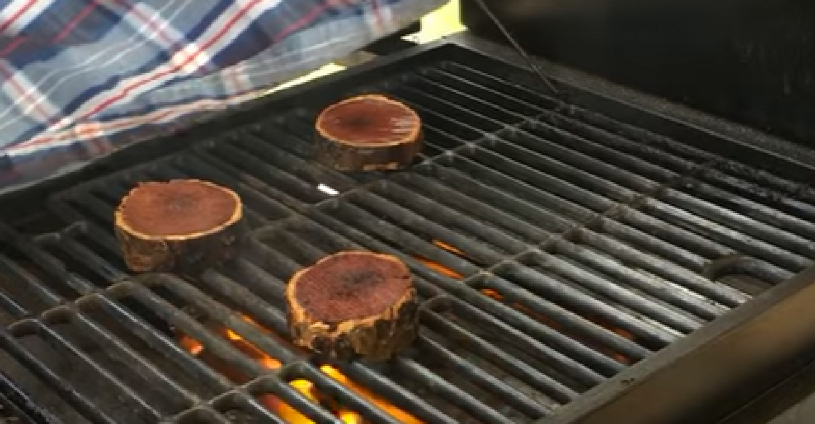 How To Get Charcoal Flavor On Gas Grill