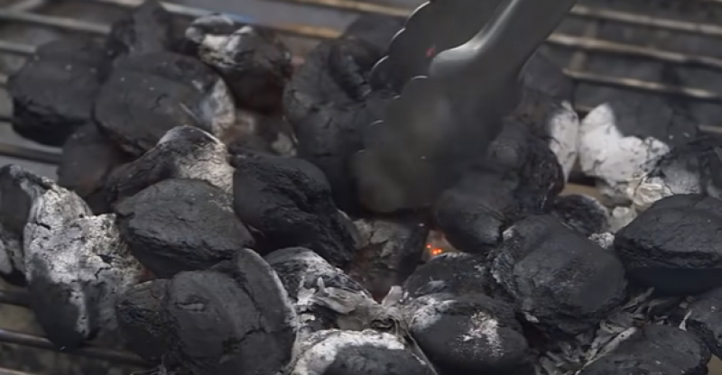 How To Keep A Charcoal Grill Going