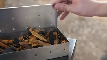 How to Make a Smoke Box for Gas Grill