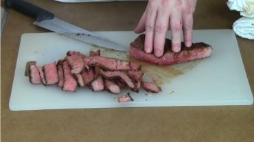 How to Cook Top Round Steak on the Grill
