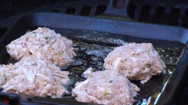 How to Cook Crab Cakes on the Grill