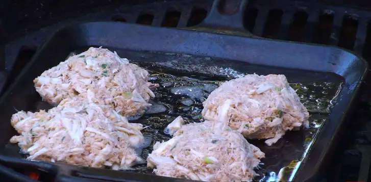 How to Cook Crab Cakes on the Grill