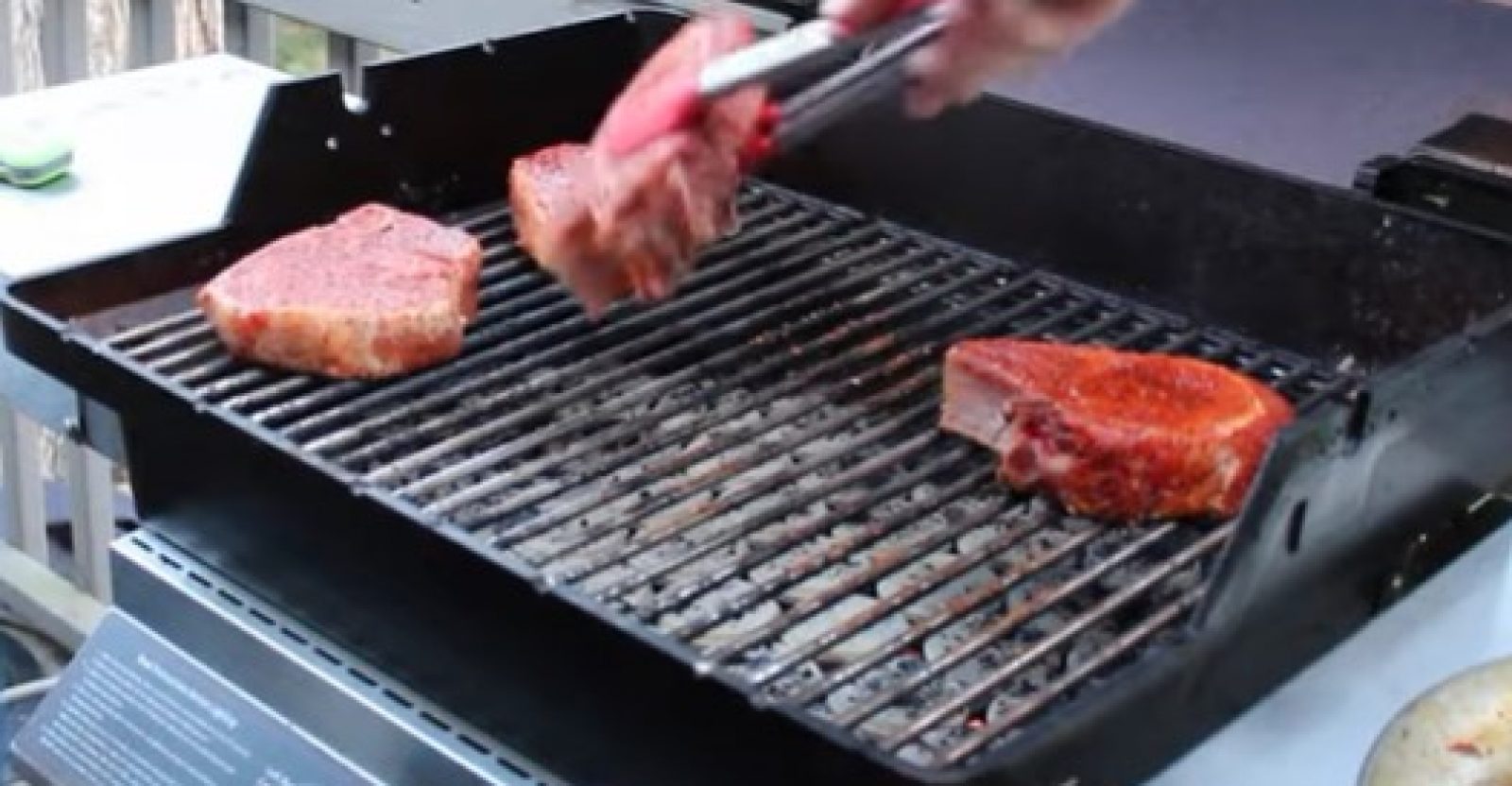 grilling pork chops on gas grill