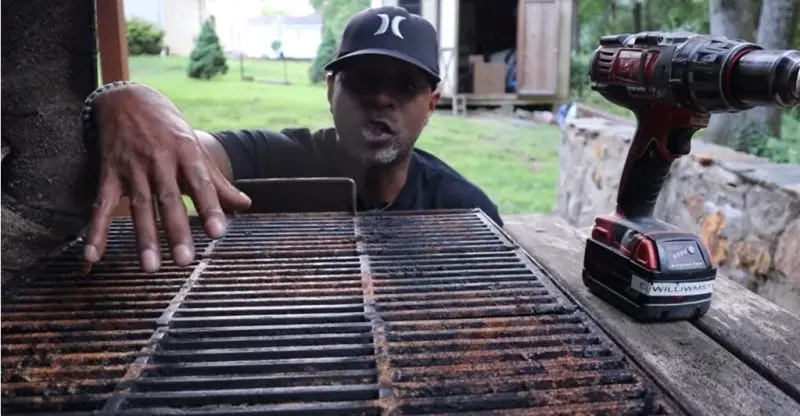 How to Clean Old Grill Grates