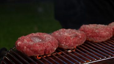 Why Put an Ice Cube on a Burger when Grilling