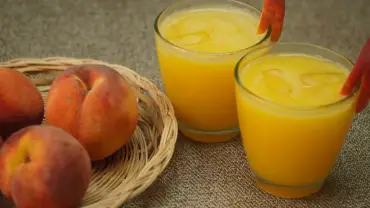 How to Juice Peaches