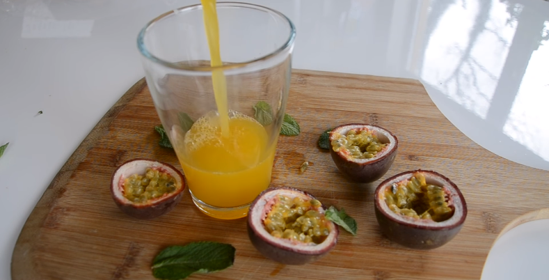 How to Juice Passion Fruit