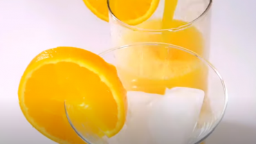 How To Juice Oranges In A Juicer
